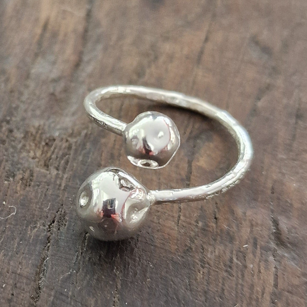 Anello Sfera in argento naturale